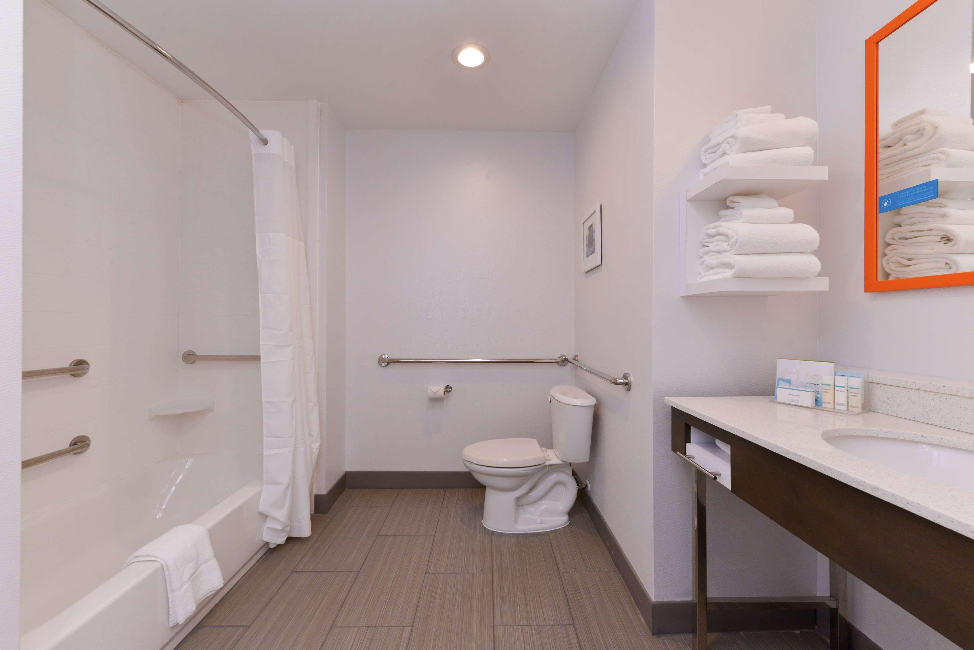 Hampton And Hotel 3*