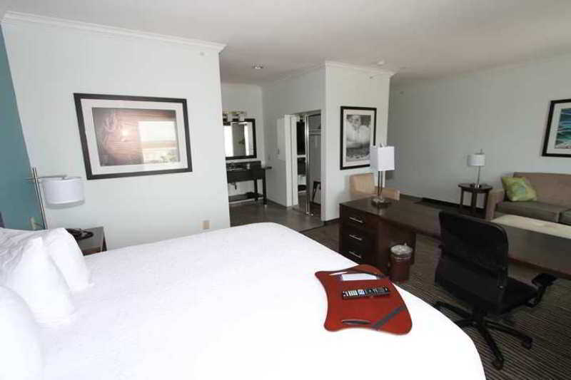 Hampton And Hotel