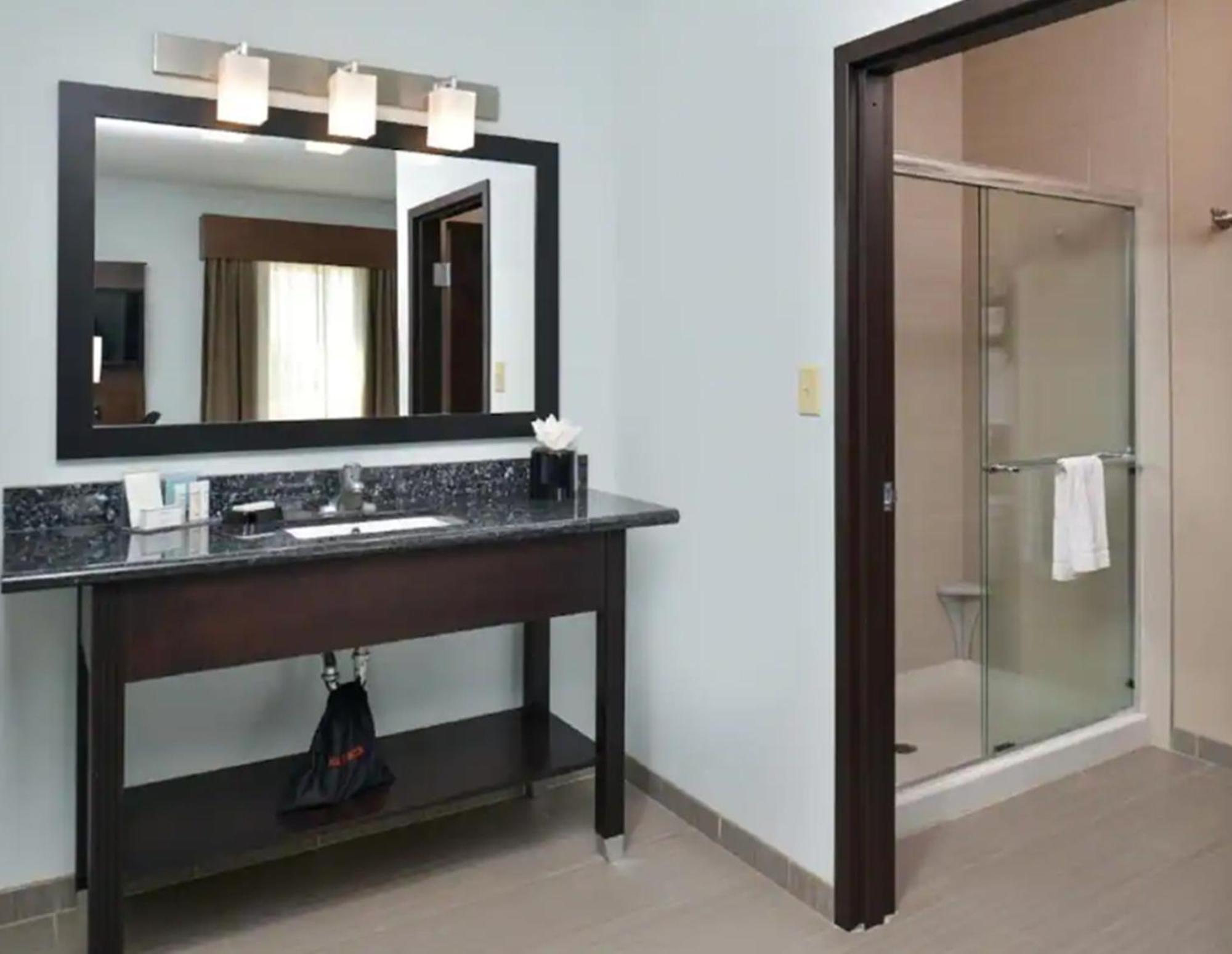 Hotel Hampton And 3*